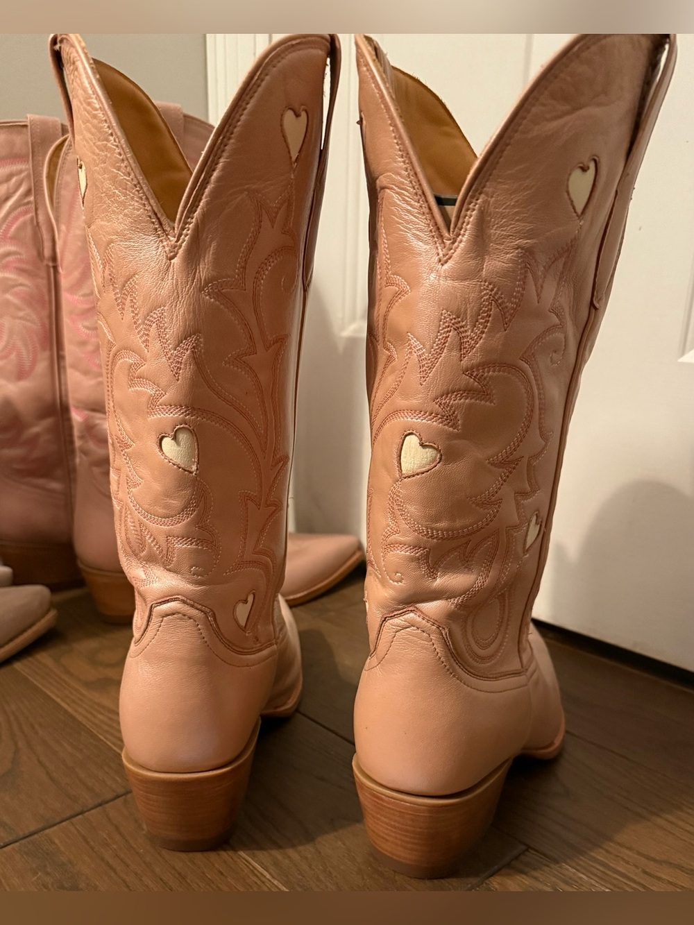 Tecovas Rose Gold Hearts - Picture 4 of 5